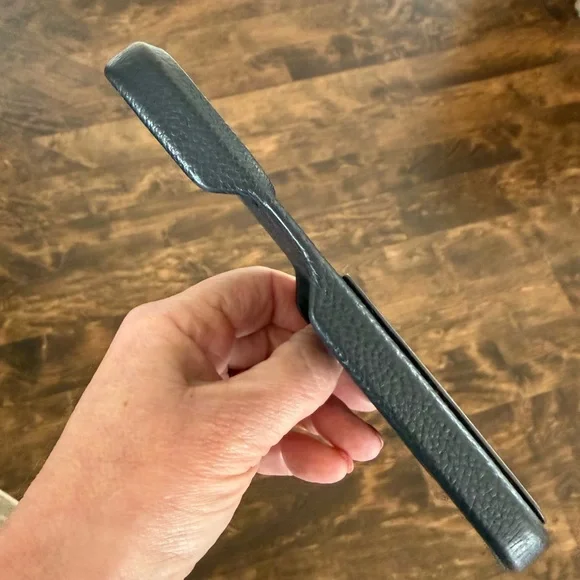 Louis Vuitton Phone Case with Monogram Card Slot - Picture 5 of 11